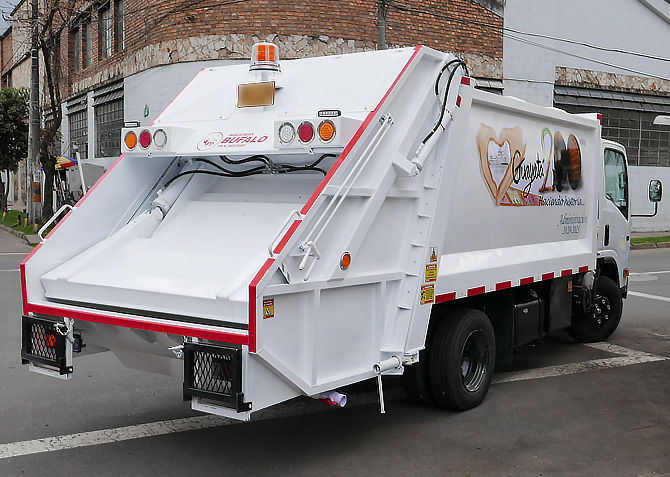 compactador de basura sobre camion sencillo - venta en colombia