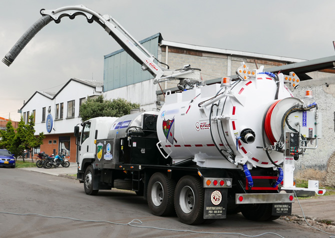 camion de succion tipo vacuum para destape de tuberias