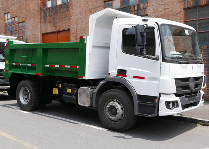 volquetas sencillas sobre camion mercedes benz